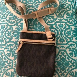 Micheal Kors Crossbody